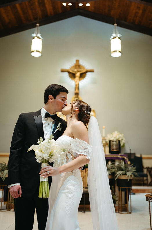 Bride &amp; groom bridal portraits at St Raymond Catholic Church in Coral Gables
